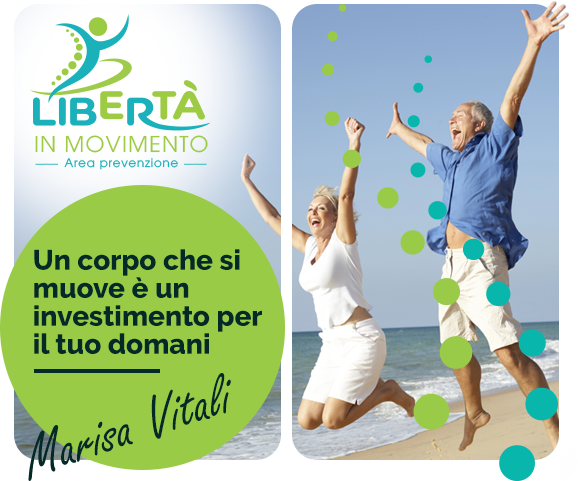 Movimento e prevenzione Una coppia di persone in forma che saltano su una spiaggia - scritta un corpo che si muove è un investimento per il tuo domani
